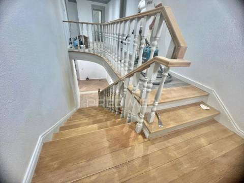Moradia isolada t6 com piscina | lagoinha - palmela