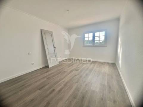 Moradia isolada t6 com piscina | lagoinha - palmela