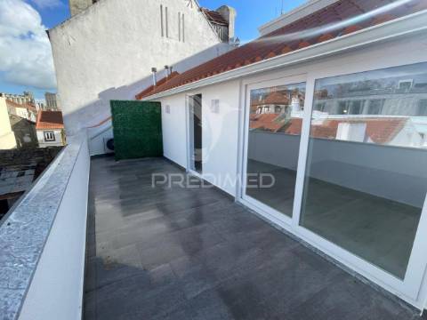 Moradia t3 triplex totalmente remodelada no centro barreiro