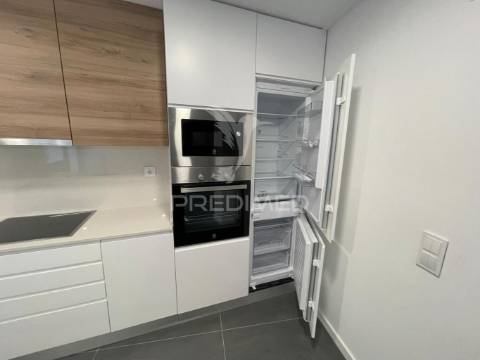Moradia t3 triplex totalmente remodelada no centro barreiro