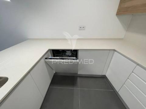 Moradia t3 triplex totalmente remodelada no centro barreiro