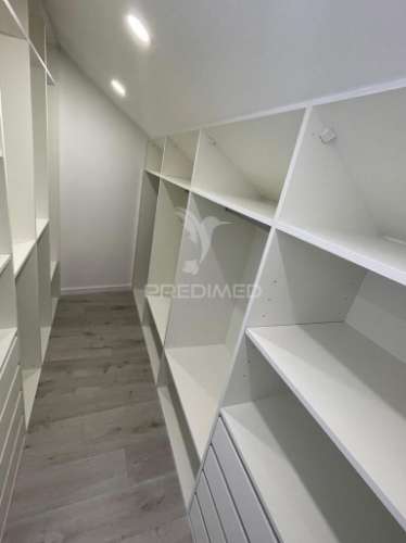Moradia t3 triplex totalmente remodelada no centro barreiro