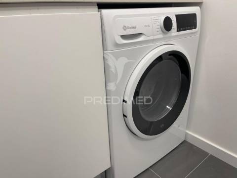 Moradia t3 triplex totalmente remodelada no centro barreiro