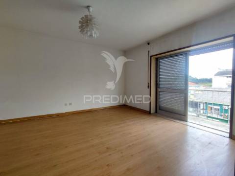 Apartamento t2+1 com garagem box em rio tinto