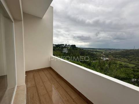 Moradia nova com vista postal no planalto de santarém