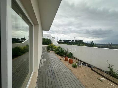 Moradia nova com vista postal no planalto de santarém