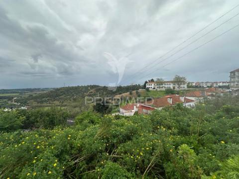 Moradia nova com vista postal no planalto de santarém