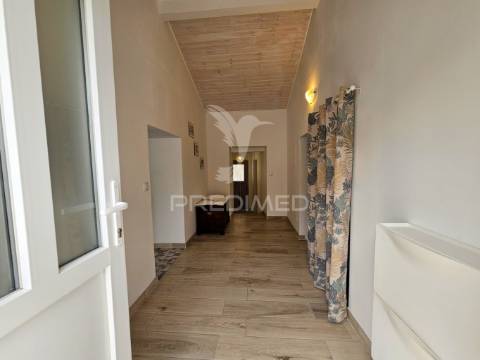 Moradia t4 com quintal em garvão, ourique