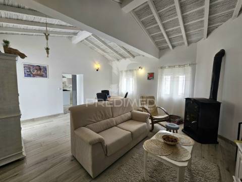 Moradia t4 com quintal em garvão, ourique