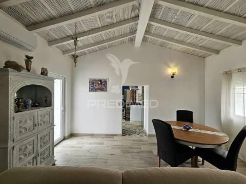 Moradia t4 com quintal em garvão, ourique