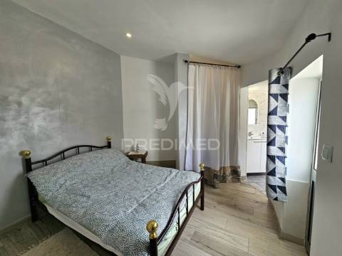 Moradia t4 com quintal em garvão, ourique