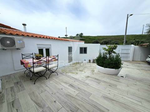 Moradia t4 com quintal em garvão, ourique
