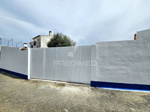 Moradia t4 com quintal em garvão, ourique