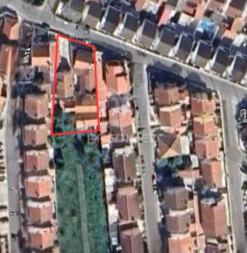 Duas moradias pelo preço de uma – excelente investimento em casais novos, alenquer!