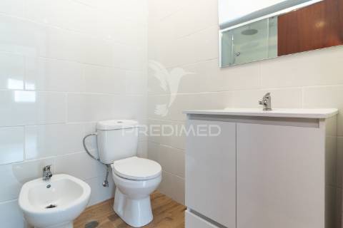 Apartamento t2 com potencial para t3 – paivas, seixal