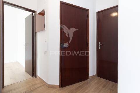 Apartamento t2 com potencial para t3 – paivas, seixal