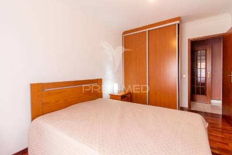 Apartamento t2  no  centro do  feijó - almada
