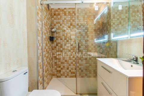 Apartamento t2  no  centro do  feijó - almada