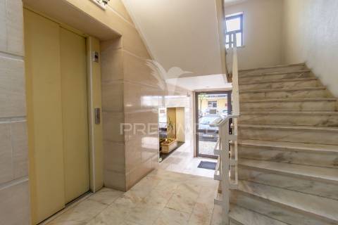 Apartamento t2  no  centro do  feijó - almada