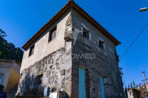 Moradia t2 para restauro em cova, vieira do minho