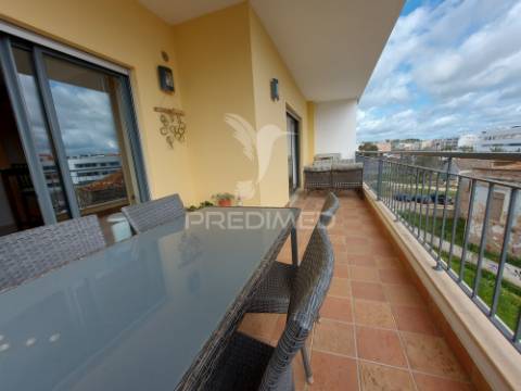 Apartamento t2 - 115 m2 - garagem piscina localização prime