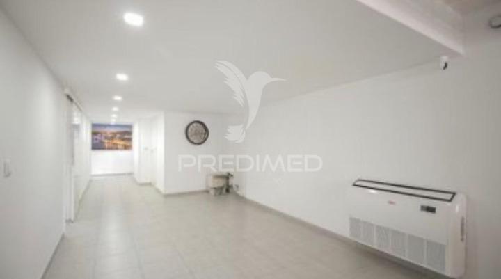 Venda de armazém industrial