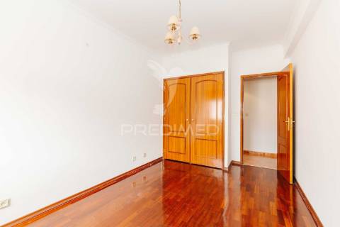 Achado com garagem