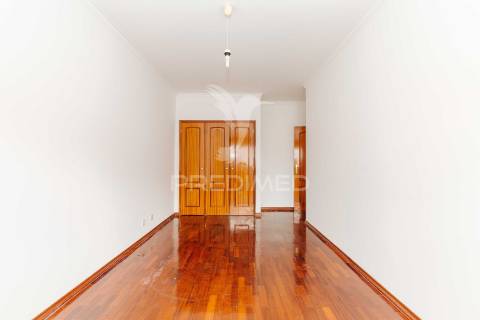 Achado com garagem