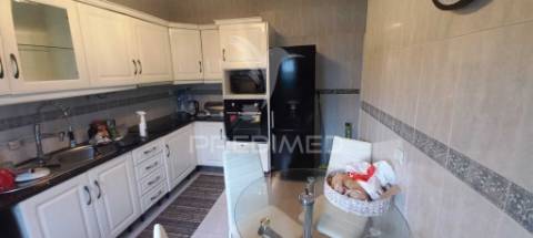 Moradia t2 convertido em t1 mobilado na carregueira-pinhal novo