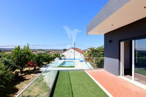 Moradia t5 com piscina