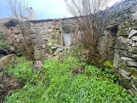 Casa em ruina para construção