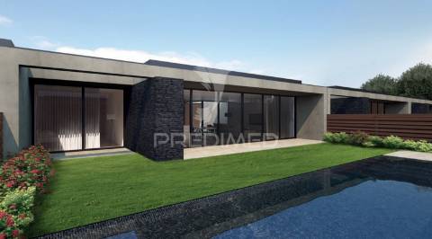Moradia nova com piscina- palmeira- braga