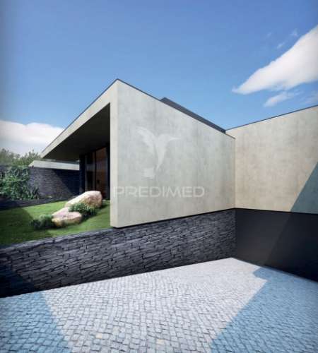 Moradia nova com piscina- palmeira- braga