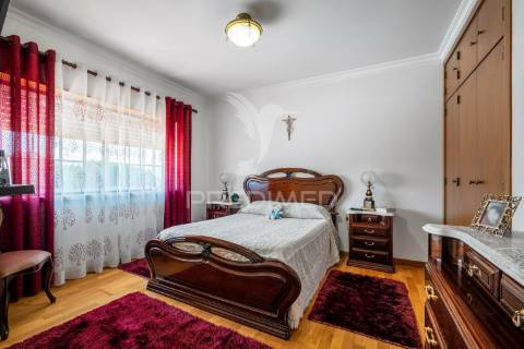 Moradia t4 em são martinho do porto