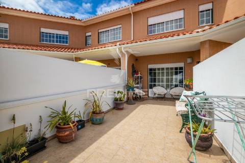 Moradia t4 em são martinho do porto