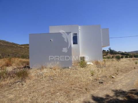 Moradia isolada no campo t3 - tavira