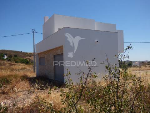 Moradia isolada no campo t3 - tavira