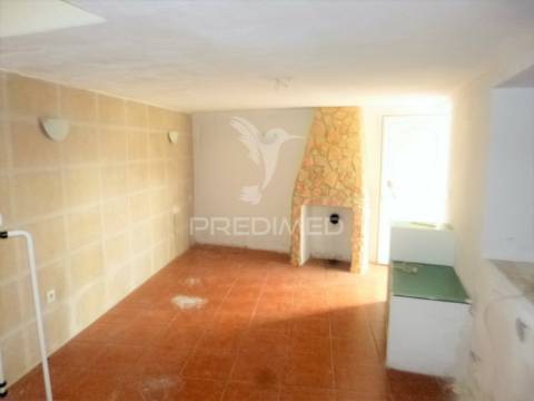 Coimbra - moradia t3 + 2 quintal