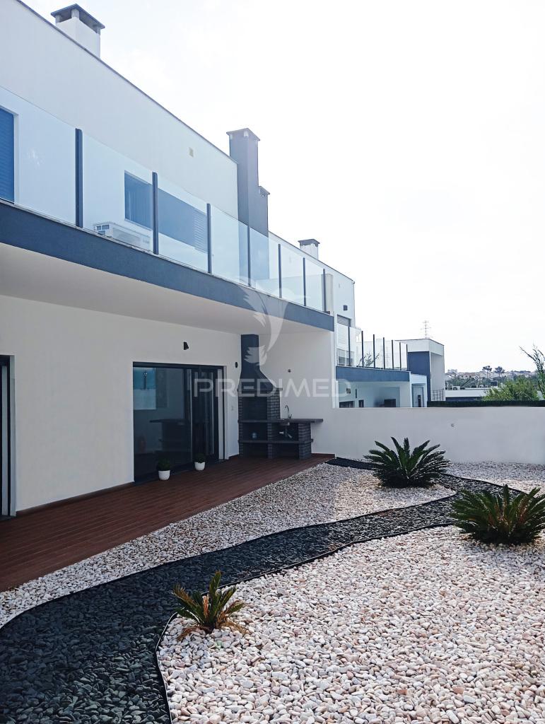 Fantástica moradia t4 com piscina, marisol
