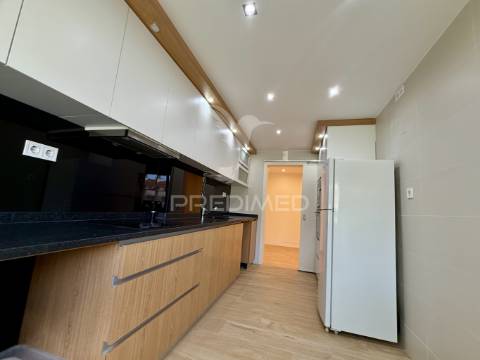 Apartamento t4 em setúbal, zona nobre
