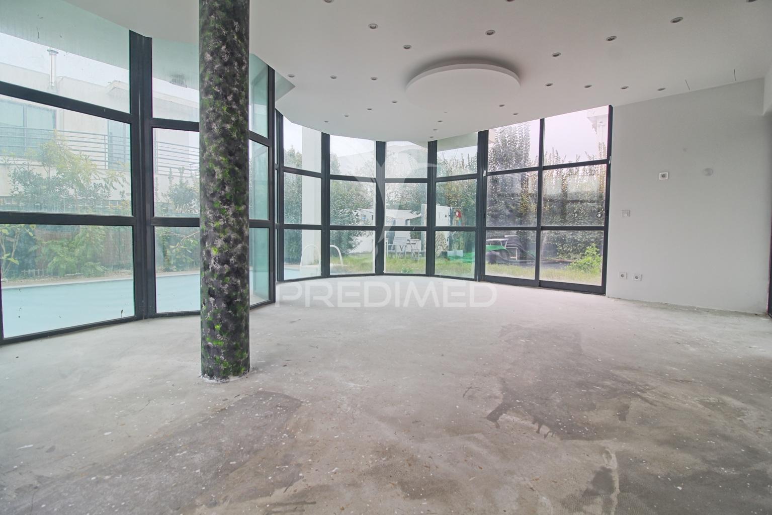 Moradia isolada t3 em condomínio fechado em palmela/ quinta do anjo! c/ piscina privada!