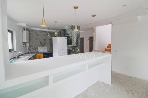Moradia isolada t3 em condomínio fechado em palmela/ quinta do anjo! c/ piscina privada!