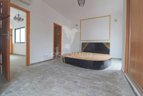Moradia isolada t3 em condomínio fechado em palmela/ quinta do anjo! c/ piscina privada!
