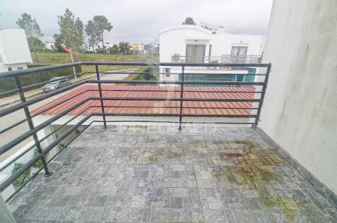 Moradia isolada t3 em condomínio fechado em palmela/ quinta do anjo! c/ piscina privada!