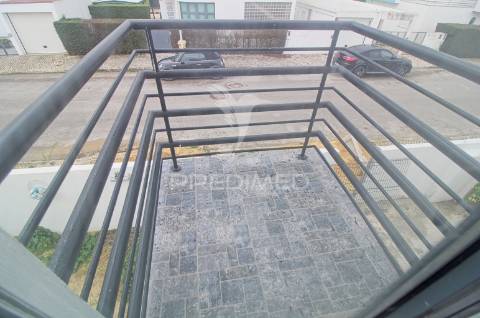 Moradia isolada t3 em condomínio fechado em palmela/ quinta do anjo! c/ piscina privada!