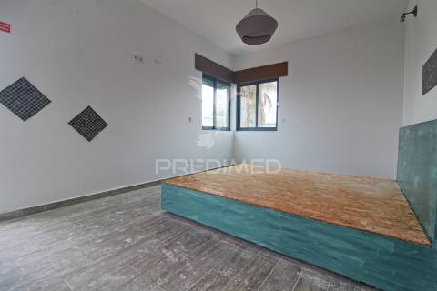 Moradia isolada t3 em condomínio fechado em palmela/ quinta do anjo! c/ piscina privada!