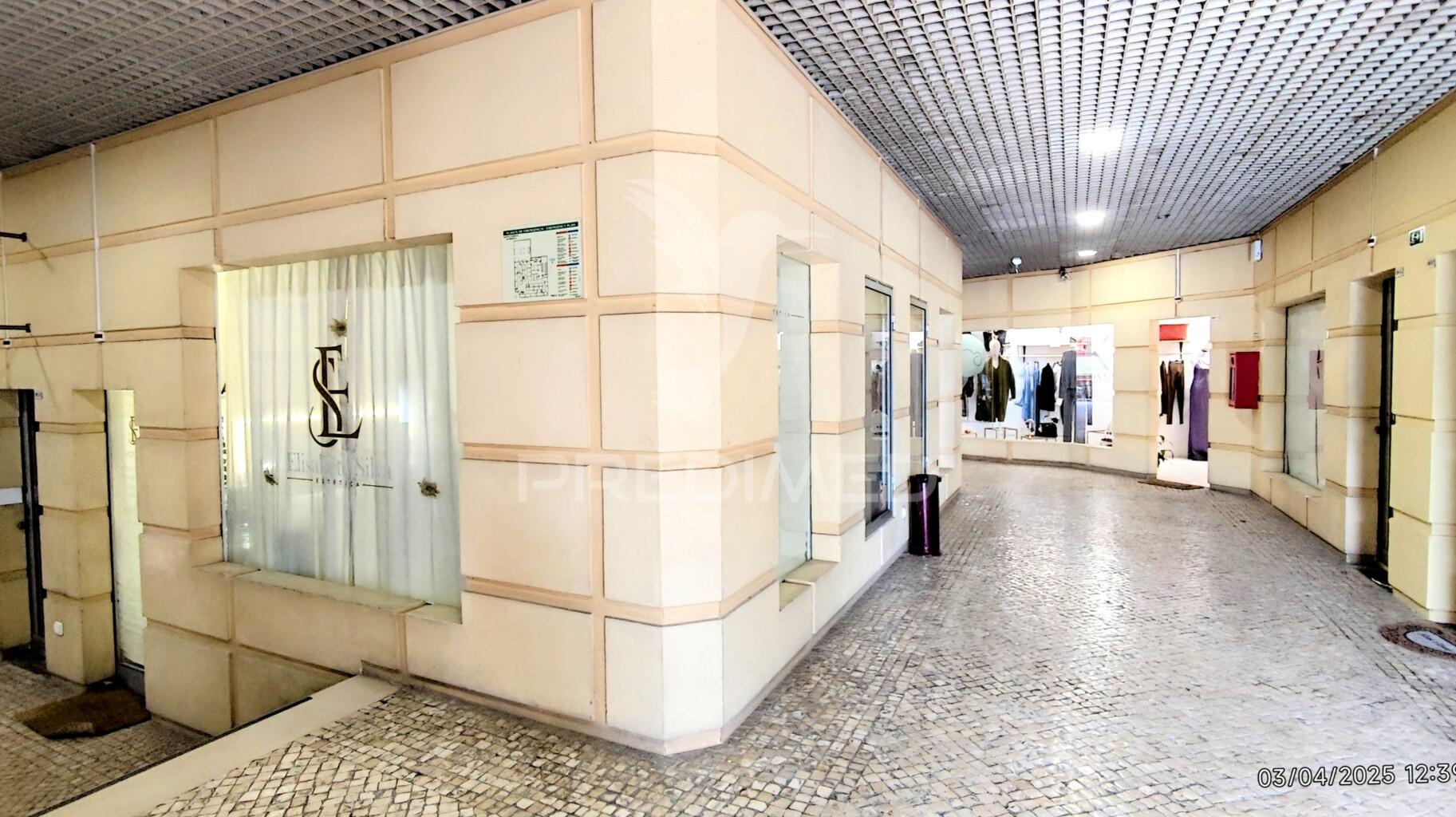 Loja centro comercial miratejo - corroios