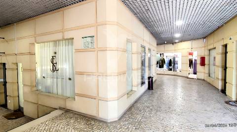 Loja centro comercial miratejo - corroios