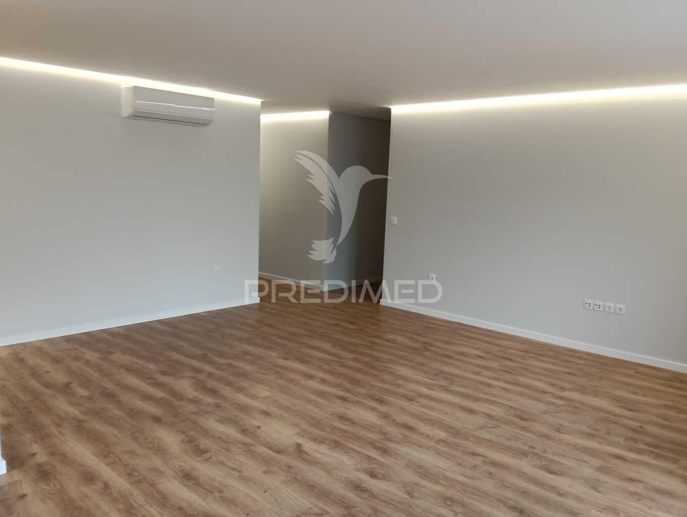 Apartamento t3+1 nas barrocas