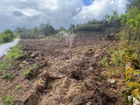 Vende se terreno junto a zona industrial